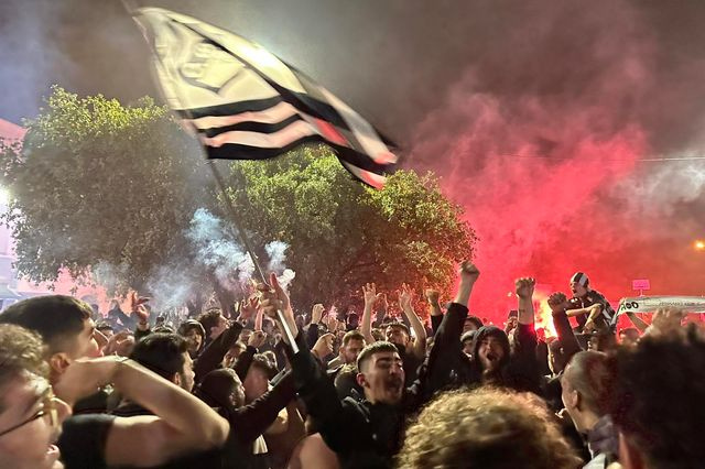 (ΦΩΤΟ, ΒΙΝΤΕΟ) Κυπελλούχος ΟΦΗ: Απόψε δεν θα κοιμηθεί κανείς στο Ηράκλειο – Ξέφρενες στιγμές στο κέντρο της πόλης!