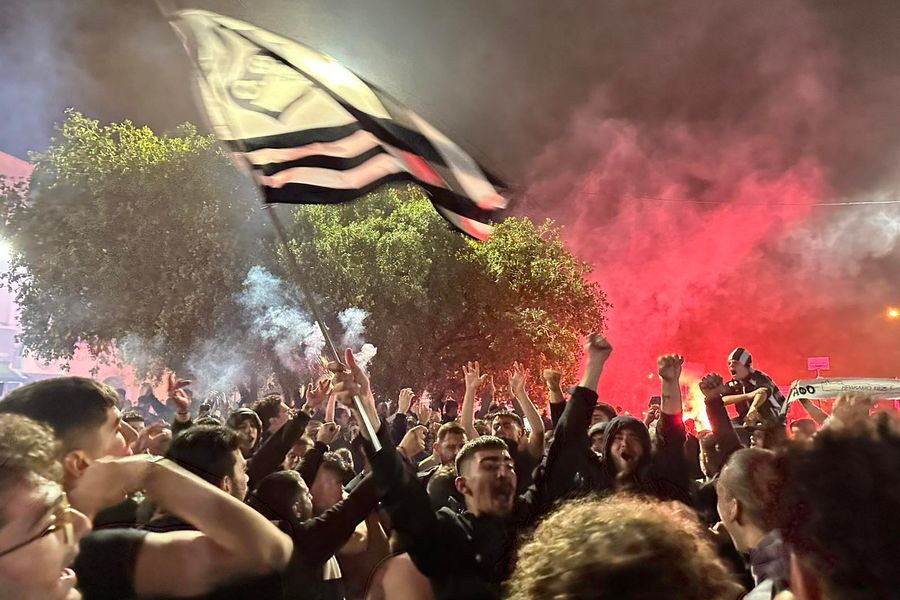 (ΦΩΤΟ, ΒΙΝΤΕΟ) Κυπελλούχος ΟΦΗ: Απόψε δεν θα κοιμηθεί κανείς στο Ηράκλειο – Ξέφρενες στιγμές στο κέντρο της πόλης!