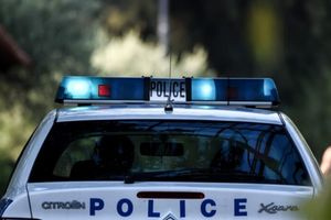 Αρχιφύλακας στο Αυτόφωρο – Κατηγορείται για παρενόχληση κρατούμενης μέσα σε περιπολικό