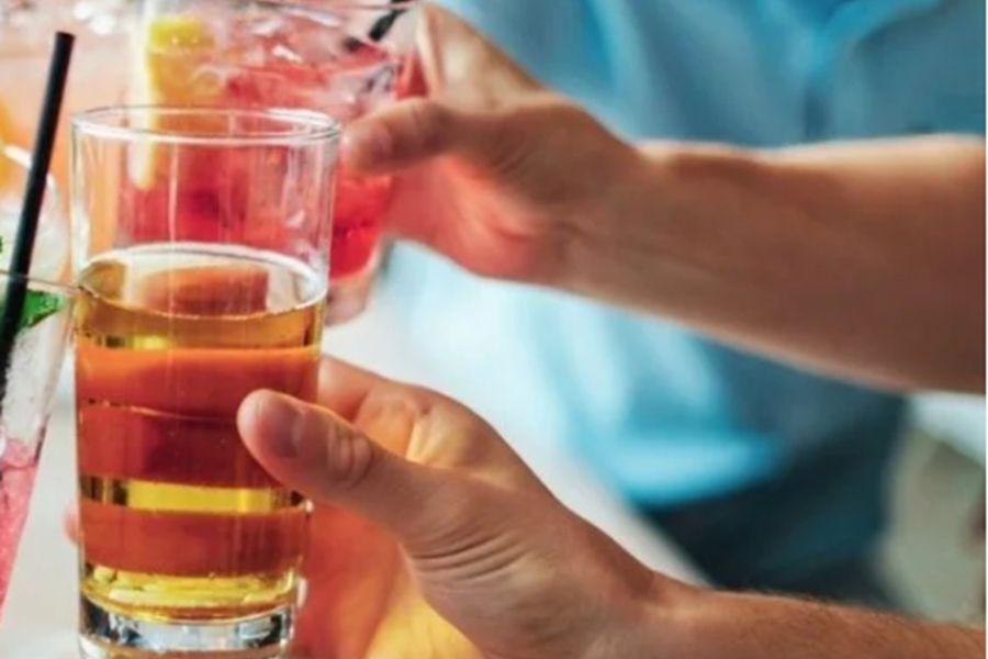 “Μπλόκο” στην κατανάλωση αλκοόλ από ανηλίκους: Ειδική δράση της Αστυνομίας στο Ωραιόκαστρο