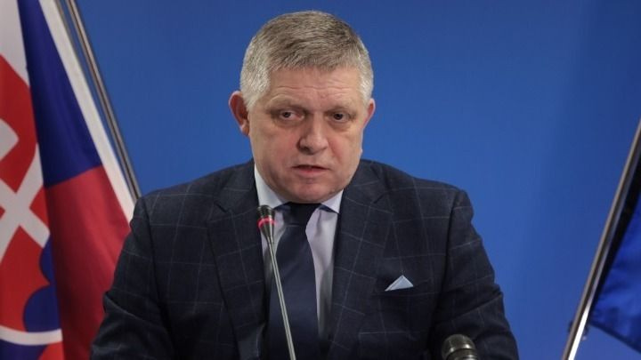 Ο Σλοβάκος πρωθυπουργός συνεχάρη τον Πέτερ Μαγιάρ για την εκλογική του νίκη στην Ουγγαρία