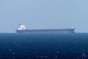 Τα πρώτα πλοία διέσχισαν το Στενό του Ορμούζ