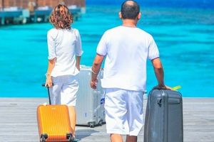 Ξεκινούν αύριο οι αιτήσεις για 300.000 επιταγές κοινωνικού τουρισμού της ΔΥΠΑ