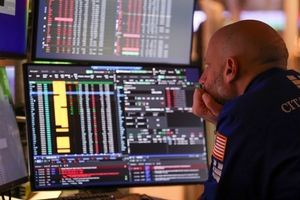 Πτώση καταγράφει η τιμή του πετρελαίου εν μέσω ελπίδων για αποκλιμάκωση στη Μέση Ανατολή