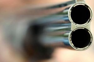 Ανάσταση με μπαλωθιές: Στο εδώλιο 25χρονος για παράνομη οπλοφορία και άσκοπους πυροβολισμούς