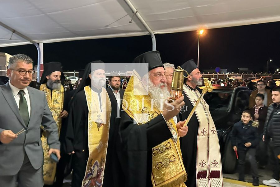 (ΦΩΤΟ & ΒΙΝΤΕΟ): Στο Ηράκλειο το Άγιο Φως: Με λαμπρότητα η υποδοχή του
