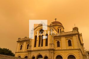 (ΦΩΤΟ) Κακοκαιρία «Erminio»: Έγινε πορτοκαλί το κέντρο του Ηρακλείου – Αντίστοιχες εικόνες και στα Χανιά