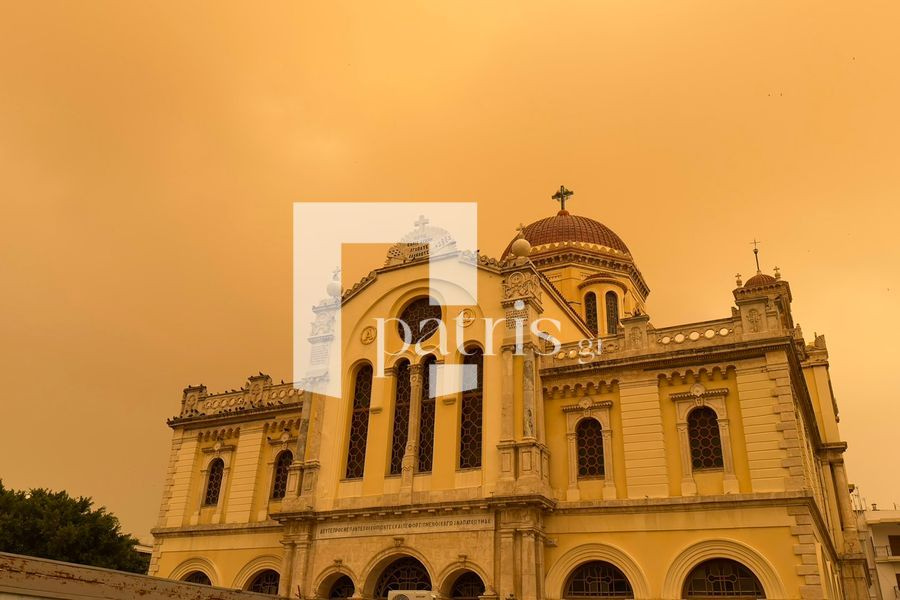 (ΦΩΤΟ) Κακοκαιρία «Erminio»: Έγινε πορτοκαλί το κέντρο του Ηρακλείου – Αντίστοιχες εικόνες και στα Χανιά