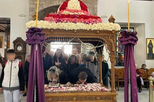 (ΦΩΤΟ) Πραγματικά κομψοτεχνήματα και φέτος οι Επιτάφιοι των ενοριών της Κρήτης