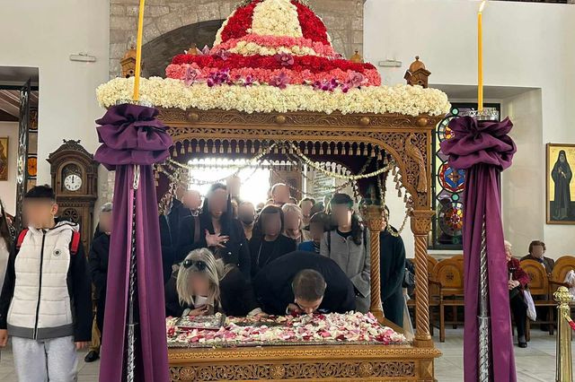 (ΦΩΤΟ) Πραγματικά κομψοτεχνήματα και φέτος οι Επιτάφιοι των ενοριών της Κρήτης