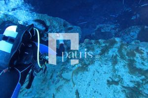 (ΦΩΤΟ – ΒΙΝΤΕΟ) Στα άδυτα του Αλμυρού ποταμού: Σε μια σπηλιά το «θαύμα» του γλυκού νερού και η μίξη με τη θάλασσα! – Μαγευτικές εικόνες από τον βυθό και το σπήλαιο