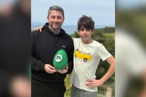 Νίκος Ανδρουλάκης: Πασχαλινές ευχές σε οικογενειακό φόντο