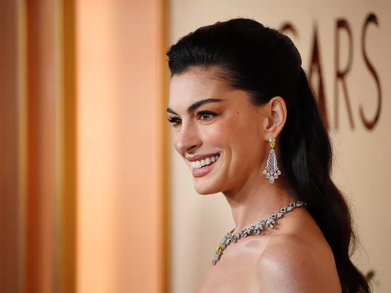 «Mother Mary»: Δείτε το νέο trailer της Α24 με την Αν Χάθαγουεϊ