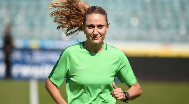 Απίστευτο: Η διεθνής διαιτητής Ελένη Αντωνίου συνέλαβε τον 89χρονο «πιστολέρο» στην Πάτρα!