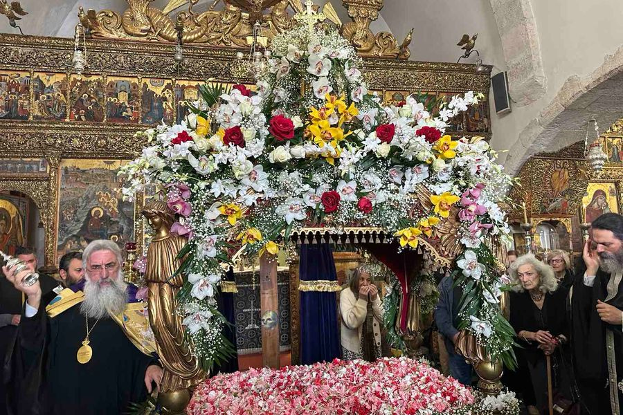 Η Αποκαθήλωση του Τιμίου Σταυρού στον Μικρό Άγιο Μηνά