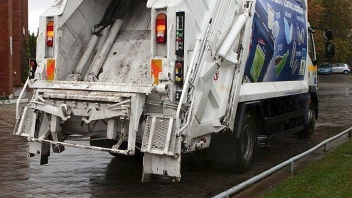 Ένας 46χρονος Ρουμάνος είναι ο άστεγος που κοιμόταν στον κάδο σκουπιδιών και βρέθηκε μέσα σε απορριμματοφόρο