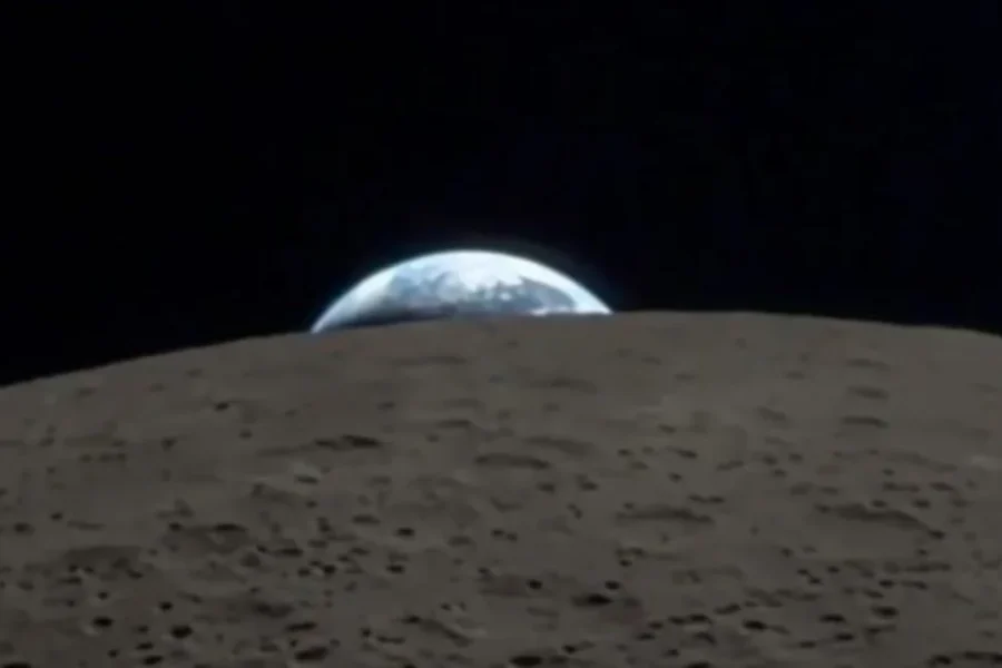 Νέο, εντυπωσιακό βίντεο από την αποστολή Artemis II: Η Γη «δύει» πίσω από τη Σελήνη