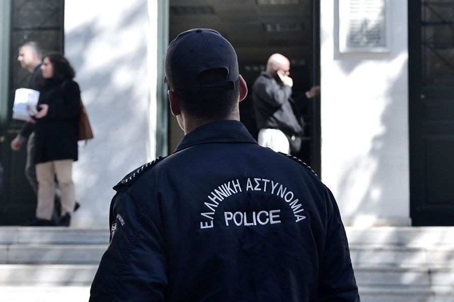 Αστυνομικός Βουλής: Καταδικάστηκε σε 4 φορές ισόβια και 80 έτη – Αθώα η μητέρα των παιδιών