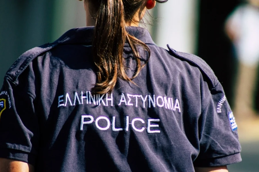 Επικοινωνία με τα παιδιά της ζητά η πρώην σύζυγος του αστυνομικού της Βουλής μετά την αθώωσή της