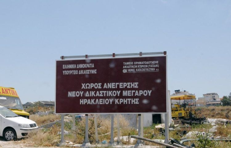 Παρασκήνιο για το πάρκιγνκ στο λιμάνι: Η μήνυση που «μπήκε» αρχείο, η έξωση του ΚΤΕΛ και η σιωπή για το οικόπεδο των δικηγόρων!