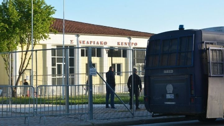 Δίκη για Τέμπη: Με ενστάσεις για την υποστήριξη της κατηγορίας ξεκίνησε η σημερινή συνεδρίαση