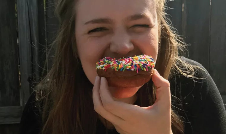 Εγκέφαλος: 7 τροφές που ένας νευροχειρουργός δεν βάζει ποτέ στο πιάτο του