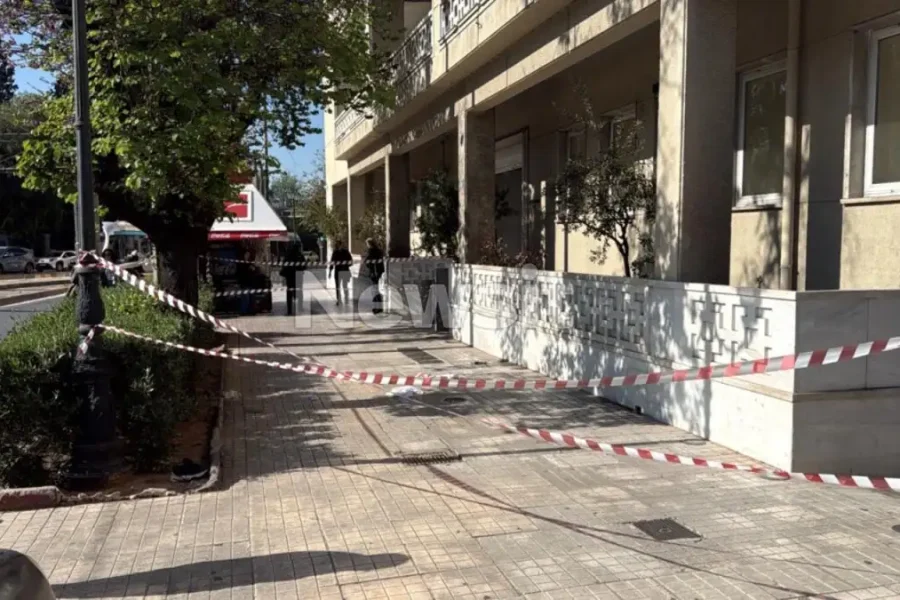 Σοκ στο Υπουργείο Τουρισμού: Νεκρή 51χρονη μετά από πτώση από τον 2ο όροφο του κτιρίου