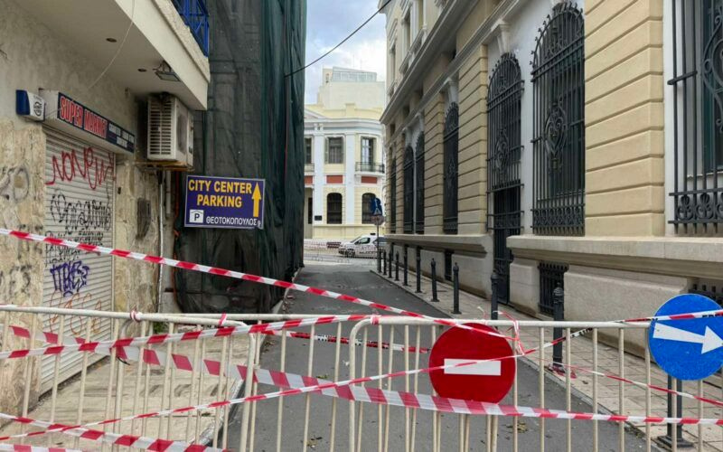 Παράταση για πλατεία, εργολάβος για Μέγαρο