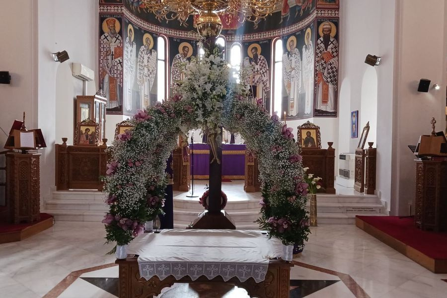 (ΦΩΤΟ) Πραγματικά κομψοτεχνήματα και φέτος οι Επιτάφιοι των ενοριών της Κρήτης