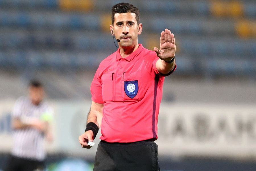 Στα… σκουπίδια   το αίτημα του ΟΦΗ, μόνο Έλληνες διαιτητές στον τελικό