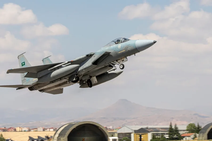 Ο Αμερικανός πιλότος του F-15 κρυβόταν σε σχισμή βουνού -Το κόλπο παραπλάνησης της CIA πριν από την επιχείρηση διάσωσής του