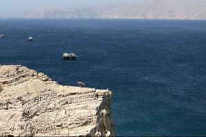 Αμερικανικοί περιορισμοί σε πλοία στα Στενά του Ορμούζ «ισοδυναμούν με πειρατεία» ανακοίνωσε το Ιράν