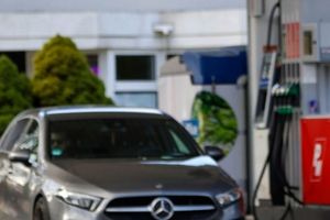 Η Γερμανία μειώνει τον φόρο στα καύσιμα