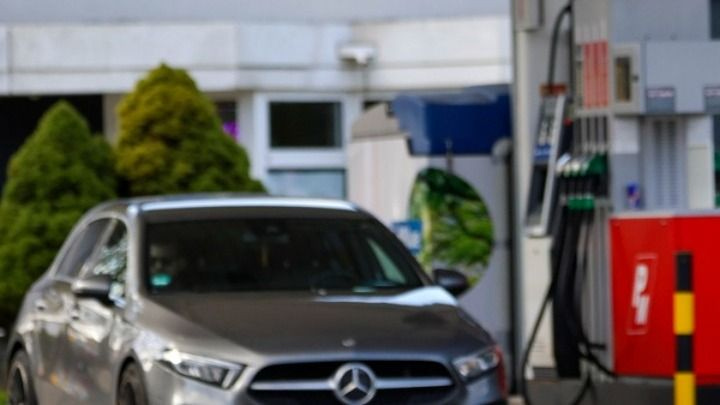 Η Γερμανία μειώνει τον φόρο στα καύσιμα