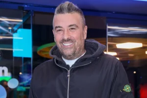 Ο Γιάννης Αϊβάζης παίζει σε ταινία διεθνούς παραγωγής: Μένει προσωρινά στο Λονδίνο