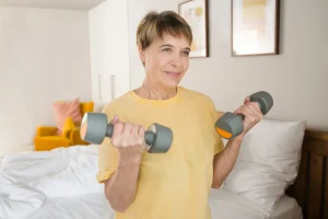 50% μικρότερο κίνδυνο πρόωρου θανάτου έχουν οι γυναίκες που ασκούνται στη μέση ηλικία