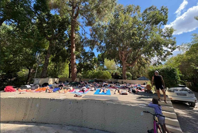 Ρέθυμνο: Συνέχεια στα δωρεάν μαθήματα γιόγκα στο Δημοτικό Κήπο