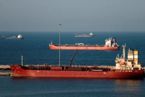 Σε ισχύ ο αμερικανικός αποκλεισμός στα Στενά του Ορμούζ – Για «αναχαίτιση, εκτροπή και κατάληψη» σε όποιο πλοίο περάσει προειδοποίησαν οι ΗΠΑ