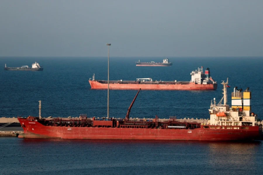 Σε ισχύ ο αμερικανικός αποκλεισμός στα Στενά του Ορμούζ – Για «αναχαίτιση, εκτροπή και κατάληψη» σε όποιο πλοίο περάσει προειδοποίησαν οι ΗΠΑ