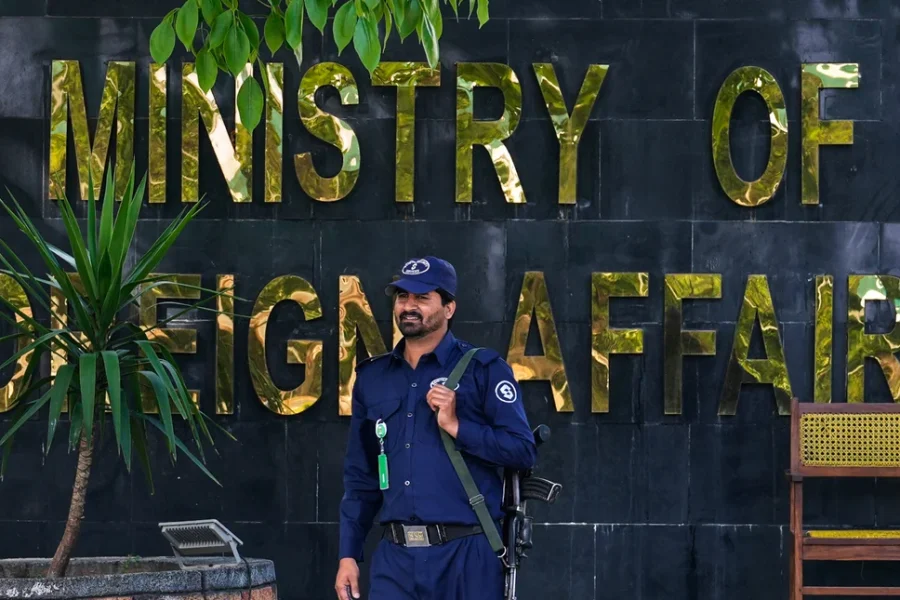 Το Ιράν επιβεβαιώνει ότι θα πάει στο Πακιστάν για τις διαπραγματεύσεις με τις ΗΠΑ