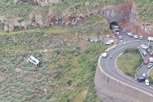 Ισπανία: Ένας νεκρός και τρεις τραυματίες από ανατροπή τουριστικού λεωφορείου στα Κανάρια Νησιά