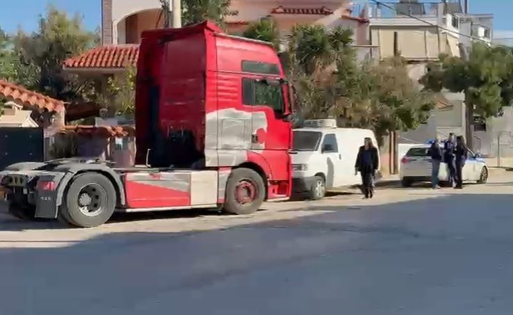 Τραγωδία στο Μενίδι: Νταλίκα παρέσυρε και σκότωσε 65χρονη τη Μεγάλη Τετάρτη