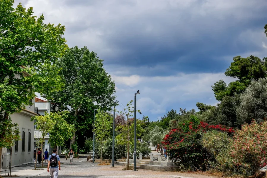 Με «σκαμπανεβάσματα» ο καιρός μέχρι το Πάσχα