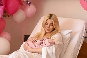 Η Κατερίνα Καινούργιου πόσταρε τις πρώτες φωτογραφίες με την κόρη της -«Καλώς ήρθες, μικρό μας θαύμα»