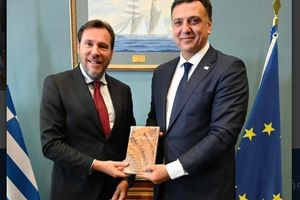 Β. Κικίλιας στη συνάντηση με τον Ισπανό ομόλογό του, Oscar Puente: «Μαζί Ελλάδα και Ισπανία για την ανταγωνιστικότητα των μεσογειακών λιμένων της Ε.Ε»