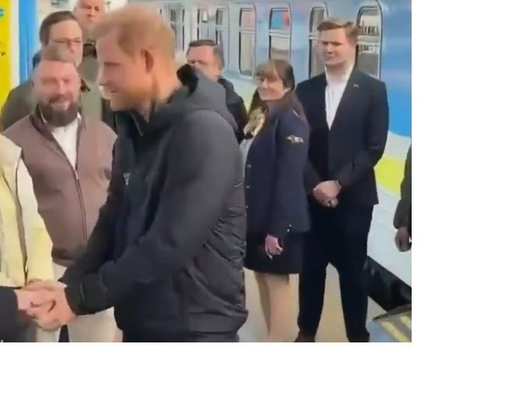 Αιφνιδιαστική επίσκεψη πραγματοποίησε ο πρίγκιπας Χάρι στο Κίεβο