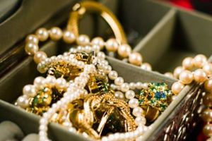 Εξιχνιάστηκε κλοπή «μαμούθ» στο Αιτωλικό: Ταυτοποιήθηκαν τρεις δράστες για τα χαμένα κοσμήματα