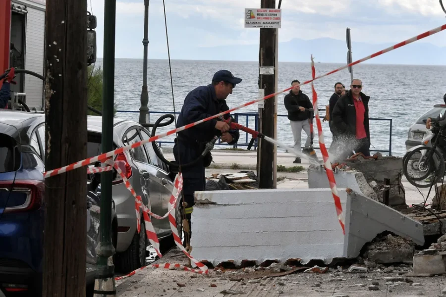 Νεκρή γυναίκα στην Κόρινθο, καταπλακώθηκε από μπαλκόνι: Εμφανίστηκε αυτοβούλως ο μηχανικός