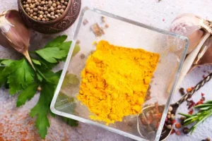 Κουρκουμίνη με πιπερίνη κι άλλοι διατροφικοί συνδυασμοί που απογειώνουν τα οφέλη για την υγεία