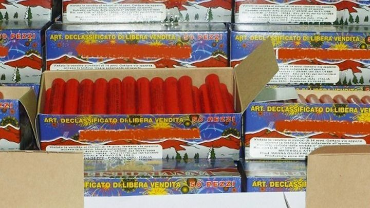 Συνελήφθη ιδιοκτήτρια καταστήματος στη Νίσυρο με κροτίδες και πυροτεχνήματα